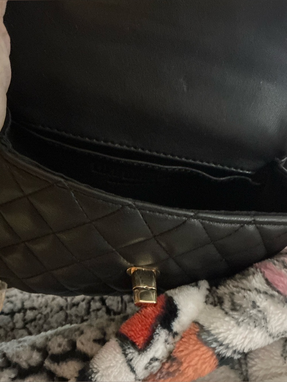 Like Dreams Black Quilted Flap Crossbody Bag Gold Chain Mini Purse - Picture 2 of 10